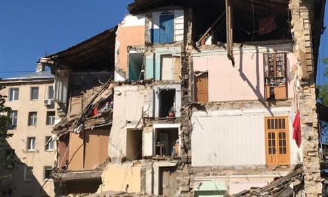 В Одессе обвалилась многоэтажка, под завалами могут быть люди