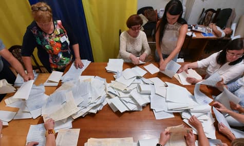 Выборы в Украине завершились. Когда заработает новая власть?