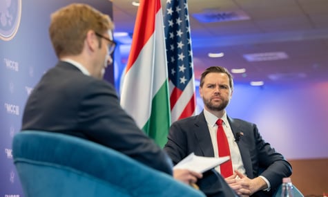 «Ваша країна — це США». Венс поскаржився на американця українського походження, який критикував його за відмову від допомоги Україні