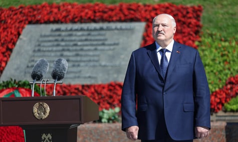 Лукашенко каже, що по автобусу з дітьми на Брянщині вдарив український безпілотник