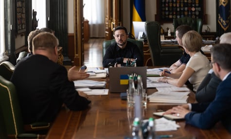 Переміг той, що пропонувала Верещук. Київ розробляв три плани подальших відносин із Польщею, серед них був «жорсткий» — медіа