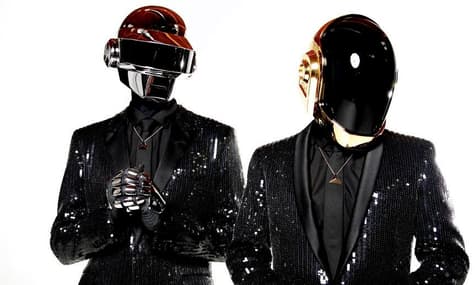 Культовый электронный дуэт Daft Punk распался после 28 лет существования и выпустил прощальное видео