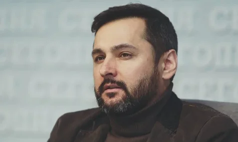 Петиція із закликом звільнити керівника Молодого театру Білоуса, якому закидають домагання, набрала голоси