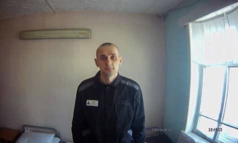 «Почуваюся набагато краще. Не турбуйтеся, я вижив» — Сенцов написав листа правозахисникам