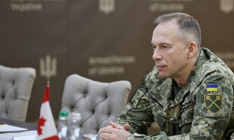 Сирський заявив, що росіяни активізували наступ по всій лінії фронту