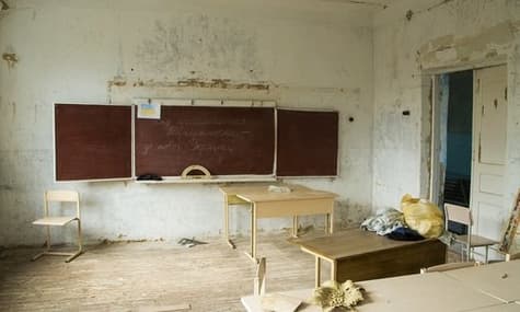 Schoolkids Write Exams Under Fire in Eastern Ukraine