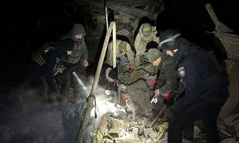 Окупанти атакували цивільних на Донеччині: батько та син загинули, мати з доньками постраждали