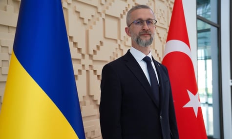 «Зробили необхідні попередження». Посла України викликали до МЗС Туреччини через атаки на турецькі судна — Anadolu