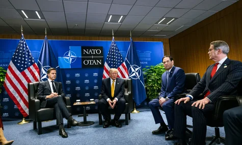 Президент США Дональд Трамп і генсек НАТО Марк Рютте на саміті НАТО