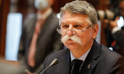 МЗС України очікує на довідку про стан психіки угорського політика, який заявляв про «психологічну проблему» Зеленського