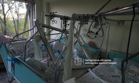 Лікарня в Запоріжжі, пошкоджена  внаслідок російської атаки 25 вересня 2026 року