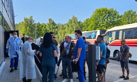 Група українських військовослужбовців, яка прибула на лікування до Латвії 16 липня