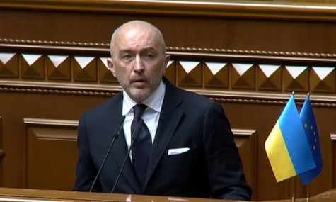 Нацбанк України «взяв до уваги» заяви про експертизу прапору з фото клієнтки monobank