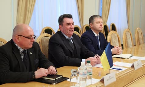 На заседании СНБО утвердили один из 5 сценариев реинтеграции Донбасса