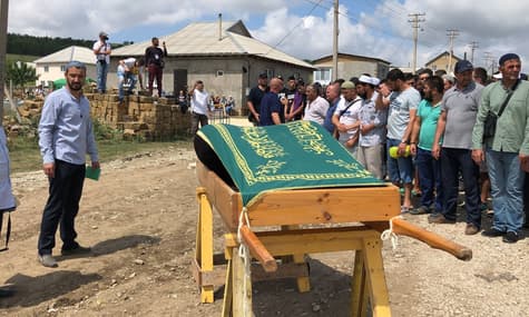 У Криму попрощалися з померлим трирічним сином політв’язня Сулейманова