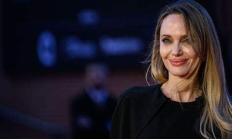 Анджеліна Джолі не попереджала Україну про свій візит та перетнула кордон пішки — Politico