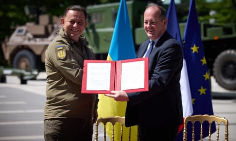 Компанії України та Франції підписали угоду щодо виробництва боєприпасів. Що відомо?