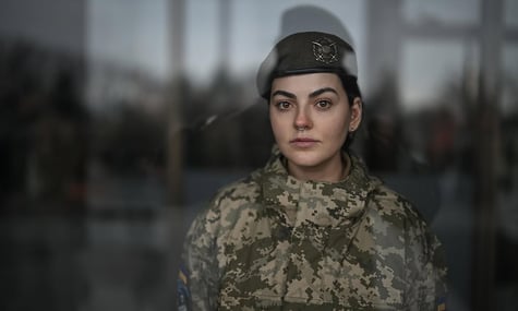 «Проси вибачення або поп*здуєш у піхоту». У бригаді «Рарог» заявили про погрози своїй військовій після сварки з Аліною Михайловою