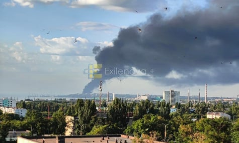 Пожежа у російському Таганрозі, де ймовірно був атакований портовий термінал