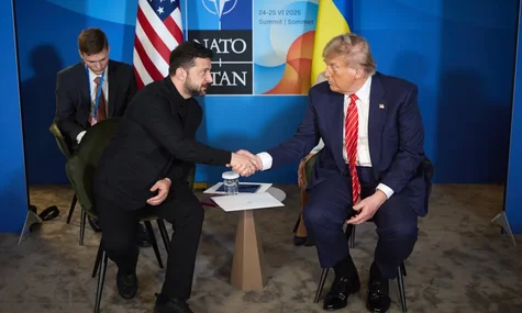 Трамп питав Зеленського, чому Україна не б'є по Москві. Той відповів: Вдаримо, якщо дасте зброю — WP