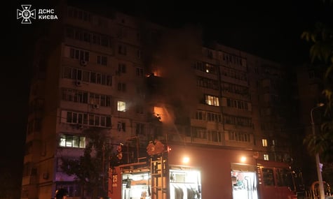 Київ масовано обстріляли ракетами та дронами. Пожежі спалахнули одразу в кількох районах