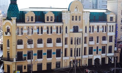Нічні обстріли в Харкові пошкодили відреставровану історичну будівлю