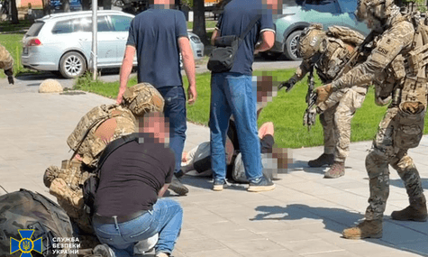 Хотіли «легких» грошей від рф. У Чернівцях затримали іноземців за підпал електропідстанції — СБУ