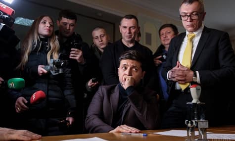 Зеленський упродовж 2 років 13 разів літав до Женеви та Тель-Авіва, де мешкає Коломойський — «Схеми»