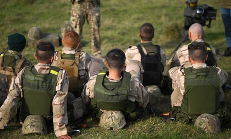США відмовляються від керівництва структурою у Вісбадені, яка координувала допомогу Україні — Politico