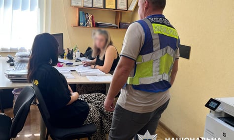 Неповнолітню матір, яка залишила немовля в зачиненій квартирі, судитимуть — прокуратура