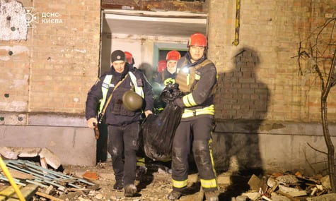 У Києві внаслідок російської атаки є постраждалі та загиблі. Західна частина міста без світла, атака триває (ДОПОВНЕНО)