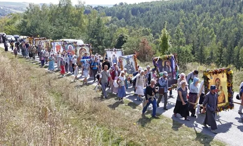 На Тернопільщині під час хресної ходи мобілізували багатодітного священника УПЦ МП