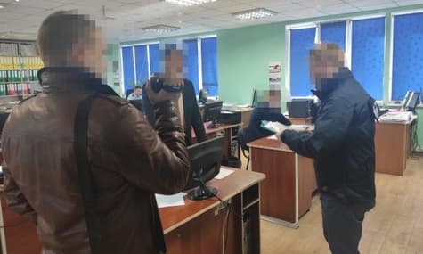 Правоохоронці провели обшуки на Подільській та Поліській митницях