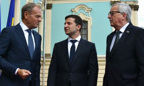 «Нині вже»: Телемост NewsOne с Россией, Зеленский на саммите Украина-ЕС и грузинский журналист против Путина