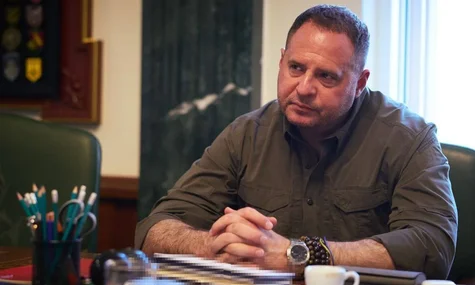 Єрмак не служить у Сухопутних військах і до брата щодо місця в ГУР не звертався — «Слідство.Інфо»