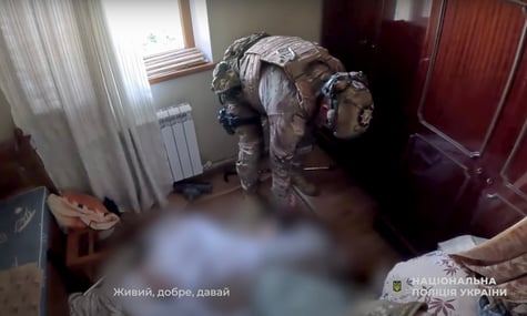 Із Покровська евакуювали хворого чоловіка, який два тижні лежав без допомоги. Він помер у лікарні