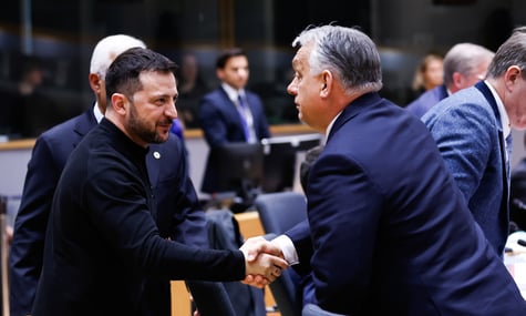 Зеленський: Допомогу від ЄС блокує одна людина. Дамо її номер ЗСУ — хай поспілкуються