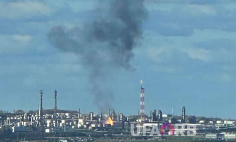 Дроны поразили нефтеперерабатывающий завод в Уфе. Там вспыхнул пожар (ДОПОЛНЕНО)