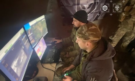 Українські бійці на військових навчаннях Hedgehog у травні 2025 року Українські бійці на військових навчаннях Hedgehog у травні 2025 року