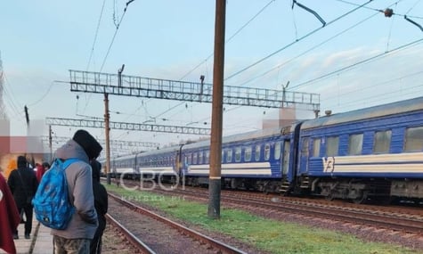 На Дніпропетровщині тричі евакуйовували потяг через «шахеди» — медіа