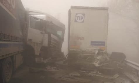На Київщині через пилову бурю сталася масштабне ДТП, 4 людей загинули
