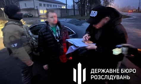 На Чернігівщині викрили прокурора, який за $2500 обіцяв закрити кримінальне провадження — ДБР