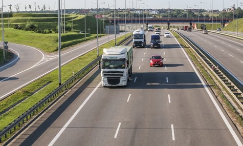 У Польщі 13-річний українець проїхав 30 км на велосипеді, щоб зустрітися зі знайомою. Коли його затримали, вона заблокувала його