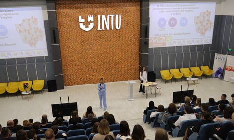 Луцький університет відрахував понад 1000 студентів. Ректорка пояснює: хотіли не так вчитися, як — відстрочку