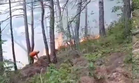 Біля «палацу путіна» чотири дні гасили пожежу, що зайнялася після падіння дрона — медіа