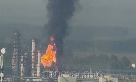 У росії горить НПЗ, під атакою був хімкомбінат — медіа (ВІДЕО)