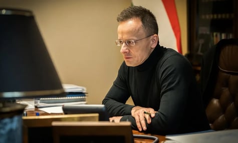 Петер Сіярто Петер Сіярто