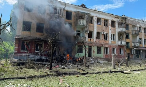 росіяни скинули три 250-кілограмові авіабомби на Слов’янськ — пошкоджені 24 багатоповерхівки, серед постраждалих є дитина