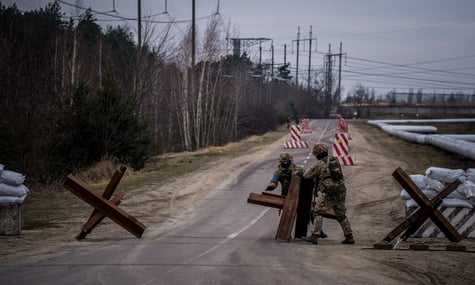 До 51 тисячі гривень. В Україні пропонують штрафувати людей за незаконне проникнення на військові об'єкти