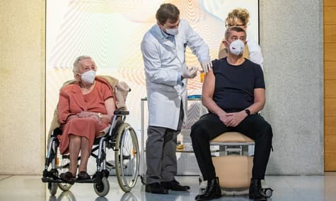 В странах Евросоюза стартовала массовая вакцинация населения от COVID-19